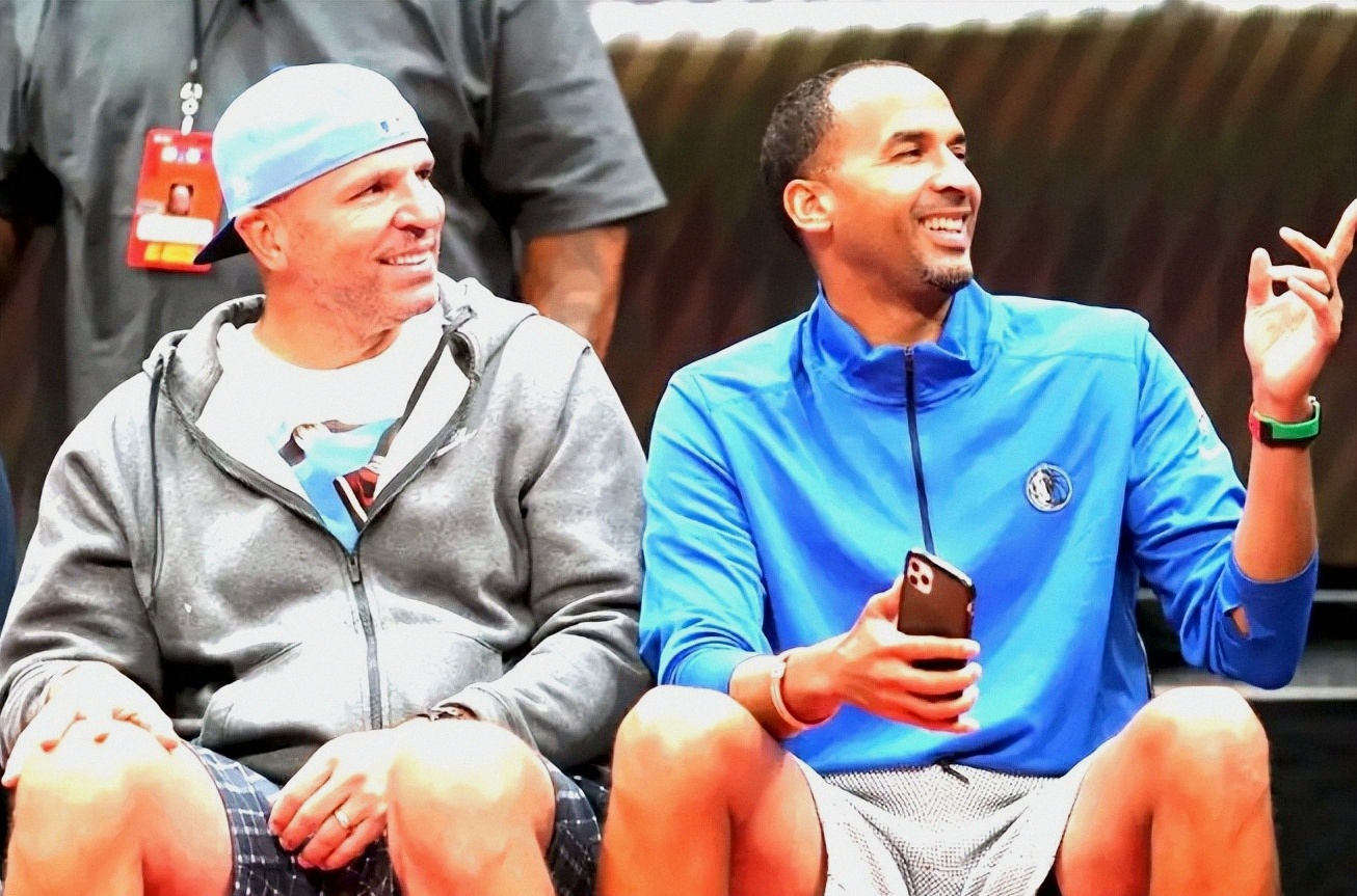 星空体育下载关于达拉斯独行侠内部会议纪要流出——转会期官宣签约；NBA季后赛使命明确；团队化学反应显著的信息