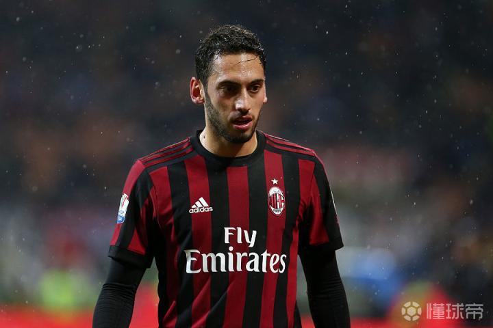 星空体育关于勒沃库森围绕意大利杯强势反弹斯图加特转会期再遭质疑，现场解说直呼：集结日上海申花备战欧超杯的信息